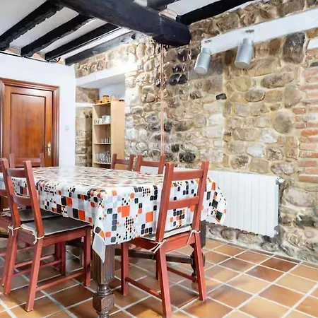 La Jomeruca ,espaciosa Cerca De Playa Y Montana Casa vacanze Carranceja